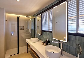 Universal Hotel Romantica