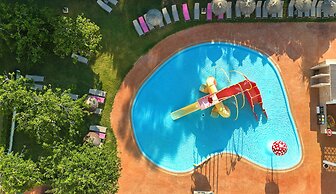Universal Hotel Romantica