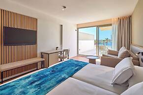 Universal Hotel Romantica