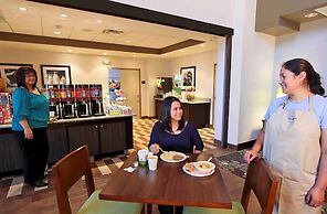Hampton Inn & Suites Winnie