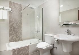 Al Hail Waves Hotel Managed By Centara