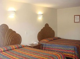 Hotel Pueblito Inn