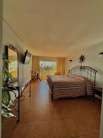 Hotel Pueblito Inn