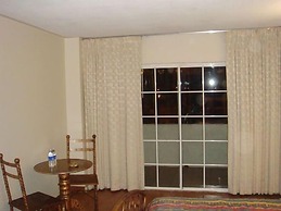 Hotel Pueblito Inn