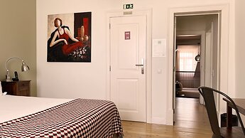 Casa do Bairro by Shiadu