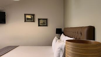 Casa do Bairro by Shiadu