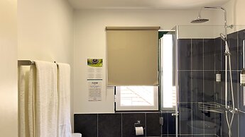 Casa do Bairro by Shiadu