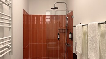 Casa do Bairro by Shiadu