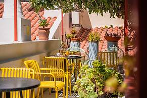 Casa do Bairro by Shiadu