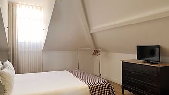 Casa do Bairro by Shiadu