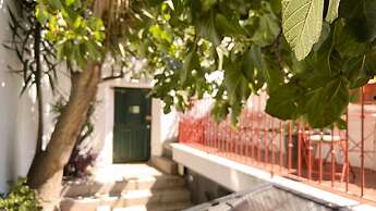 Casa do Bairro by Shiadu