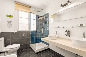 Casa do Bairro by Shiadu