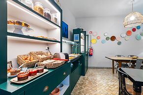 Casa do Bairro by Shiadu