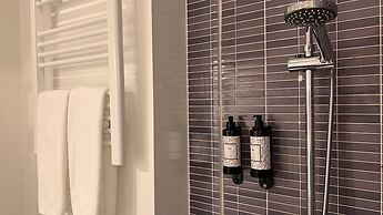 Casa do Bairro by Shiadu