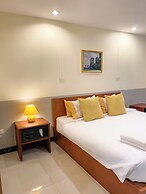 Rafael Mansion Bangkok Aiport