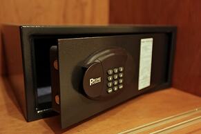 Rafael Mansion Bangkok Aiport