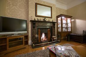 Cul-Erg House & Kitchen