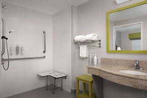 Hampton Inn & Suites Durham/North I-85