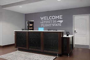 Hampton Inn & Suites Durham/North I-85
