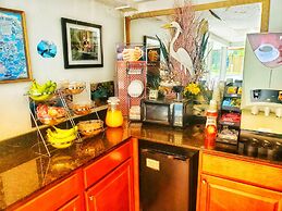 The Port Hotel & Marina