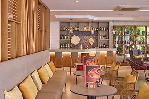 Universal Hotel Perla