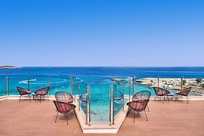 Universal Hotel Perla