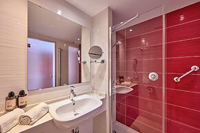 Universal Hotel Perla