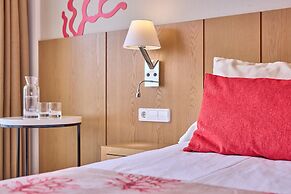 Universal Hotel Perla