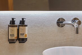 Universal Hotel Perla