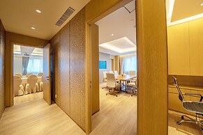 Grand Dragon Hotel