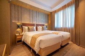 Grand Dragon Hotel