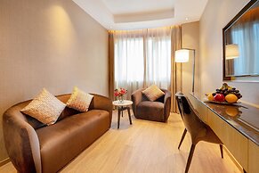 Grand Dragon Hotel