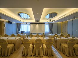 Grand Dragon Hotel
