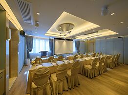 Grand Dragon Hotel