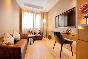 Grand Dragon Hotel