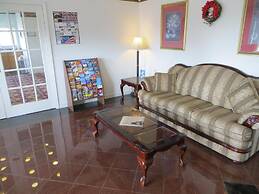 The Executive Inn & Suites