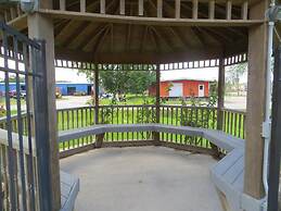 The Executive Inn & Suites