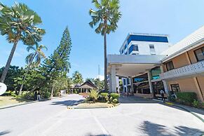 The Ritz Hotel at Garden Oases