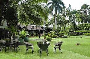The Ritz Hotel at Garden Oases