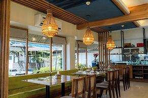 The Ritz Hotel at Garden Oases