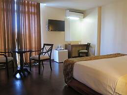 The Ritz Hotel at Garden Oases