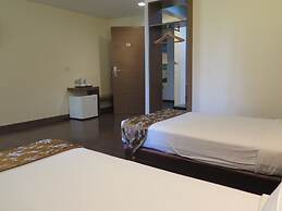 The Ritz Hotel at Garden Oases