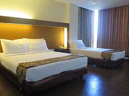 The Ritz Hotel at Garden Oases