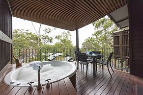 Kingfisher Bay Resort