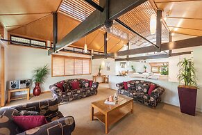 Kingfisher Bay Resort