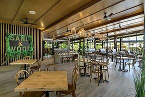 Kingfisher Bay Resort