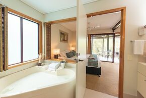 Kingfisher Bay Resort