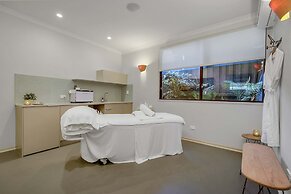 Kingfisher Bay Resort