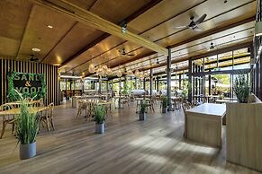 Kingfisher Bay Resort