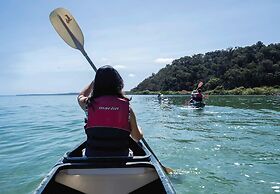 Kingfisher Bay Resort